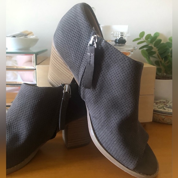 NWOT DV8 Jinna perforated peep toe bootie - Picture 4 of 11